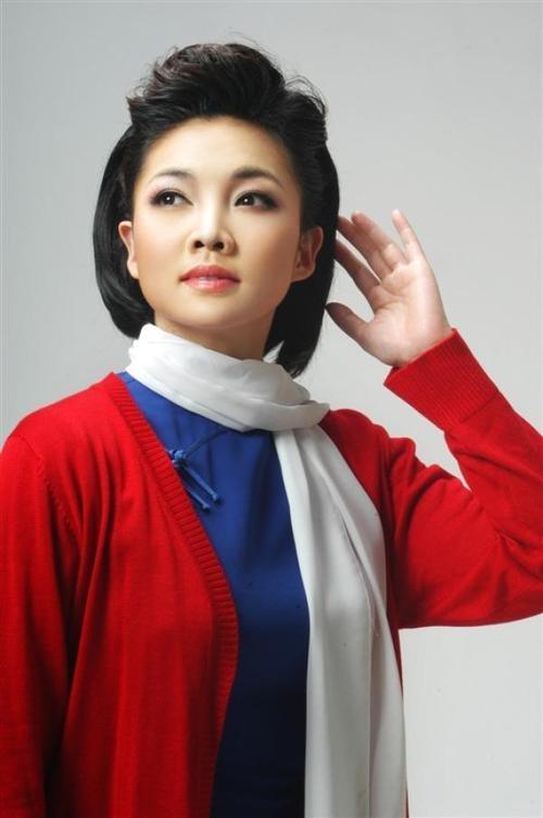 歌唱家王莉的个人资料