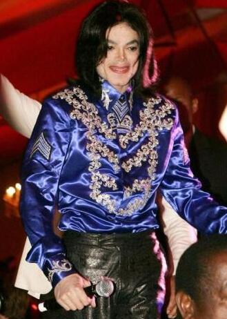 私人医生爆料:迈克尔·杰克逊13岁注射荷尔蒙