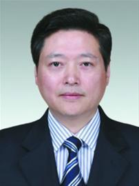  p>丁斐平,浙江绍兴人,1962年出生,上海市公安局出入境管理局党委书记