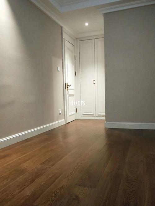 实木踢脚线的安装效果图_实木_pvc_家居_家居家装_装修