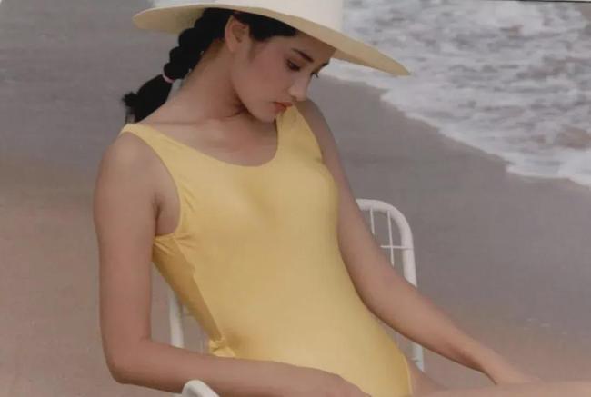 模特大赛还是瞒着家里人偷偷参加的,但没想到一路杀进了总决赛还获得