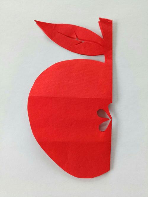 《万众一心》 宅家学剪纸 (17)苹果