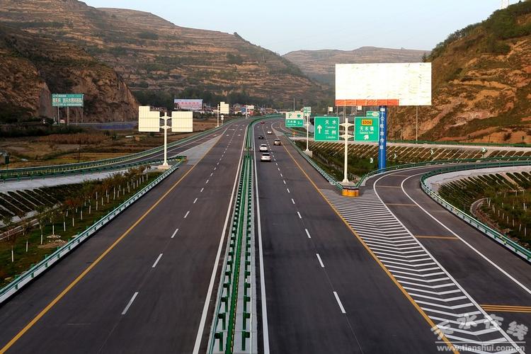 天水在线摄影报道:"十天高速"甘肃段全线通车(图)