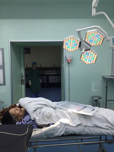 百岁老人,生平第一次住院,安全挺过人生中最后一次骨折的手术(题记:老