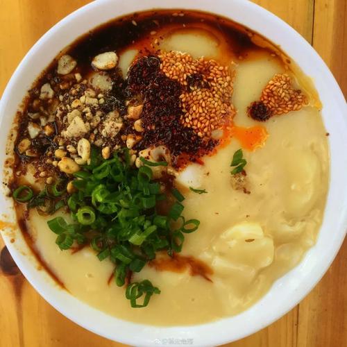 稀豆粉米线是临沧特色风味小吃之一.