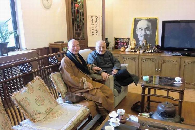 了法大和尚一行到五台山看望梦参老法师