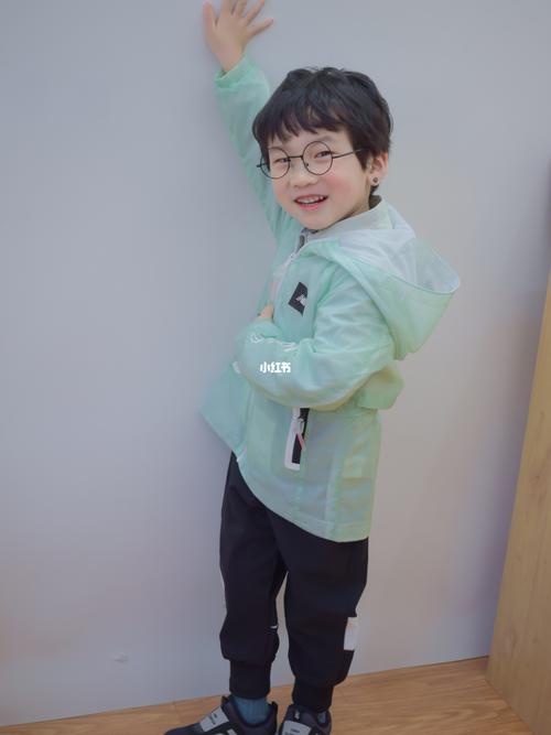 ootd丨nbkids春日里的酷帅暖心小男孩