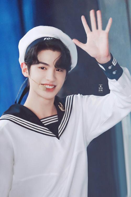 justin黄明昊 8.27 《快本》录制下班