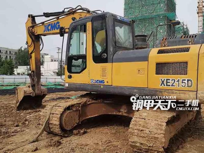 徐工215d挖掘机
