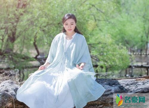 如今刘珂矣已经三十几岁了,据透露刘珂矣是1983年出生的,所以年龄相对