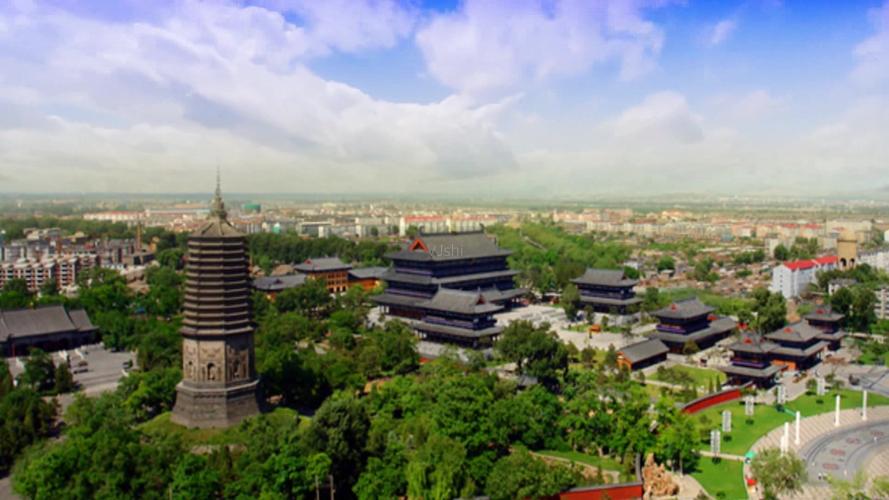 美丽的辽宁朝阳市双塔标志建筑全景