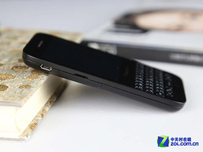 再现经典全键盘 黑莓q5商家报价1520元(中关村在线手机频道行情报道)