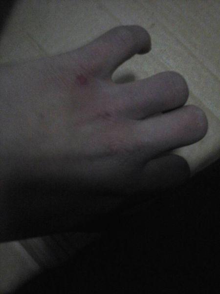 要直接攥拳头就可以听到声音.详细点,给分数!