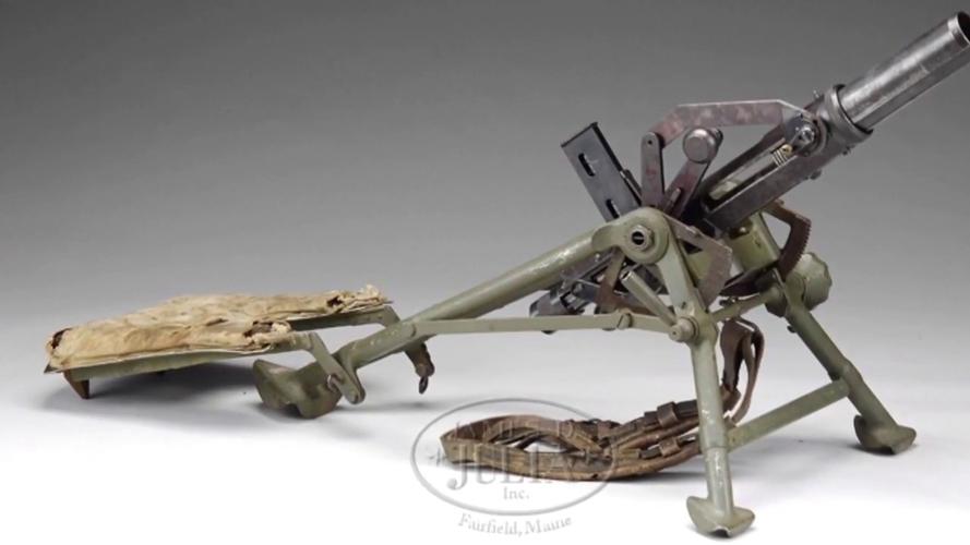 你们总是喜欢在供弹上搞点幺蛾子,二战意大利brixia 45mm迫击炮