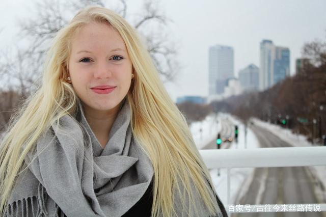 芬兰人虽然有着白皙的皮肤和金发,但是面部特征仍然接近于蒙古人种