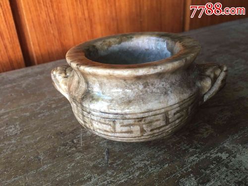 清代莱州玉回字纹兽首三足鼎立老香炉