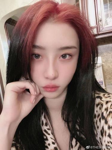 jennie的刘海染lisa的挂耳染赵小棠的爆顶染时髦人都get同款了