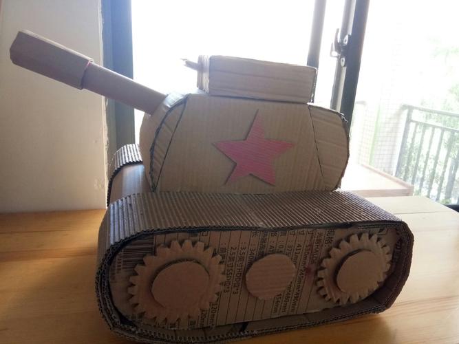 金霞美墅幼儿园史努比班"军事模型""手抄报"亲子作品