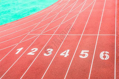 夏日清新风的校园跑道和操场图片素材