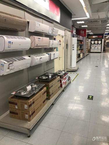 某大超市卖家电的地方一个人也没有复制