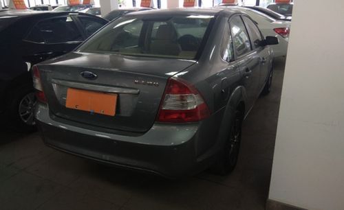 福特2011款 福克斯 三厢 1.8l 手动经典型