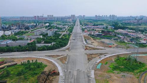 三宝屯立交桥位于沈抚示范区东侧,是连接抚顺城区的重要通道.