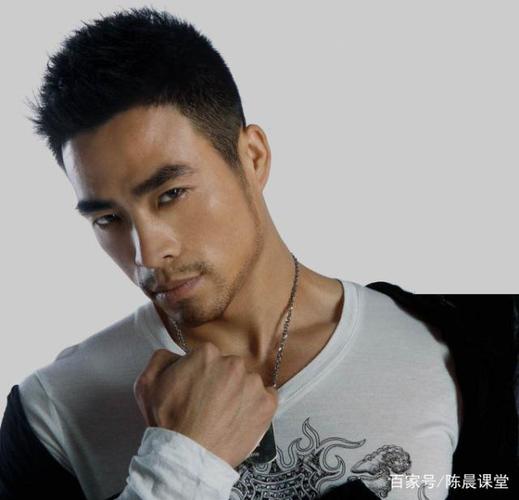 男模王博涛拍摄云南之行写真图片,为艺术献身