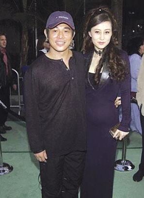 李连杰53岁娇妻似30 利智海量生活照曝光