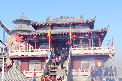 正月二十 地址:东京山风景区 东京山风景区位于崂山北麓,即墨鳌山卫