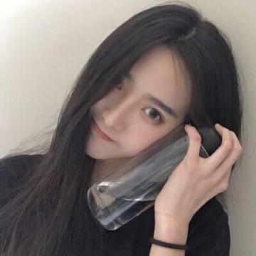 有一种寂寞,茫茫天地之间无边无际无着落,人只能各自孤独面对,素颜