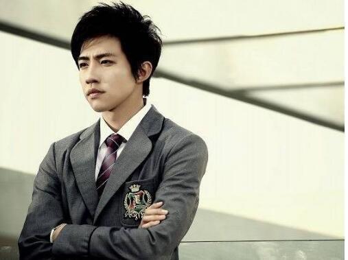 俞灏明又整容了?网友:颜值回到17岁!