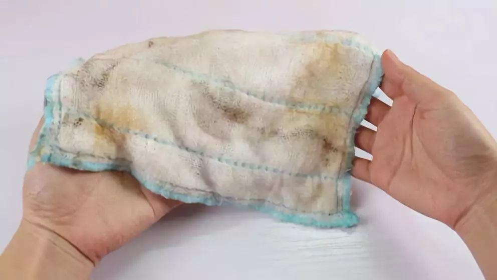 这块椰壳抹布太神奇了!3秒吸干所有油污!