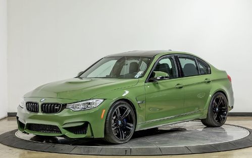 f80宝马m3 这颜色 太漂亮了 还有不少人认为这代比全新超大嘴好看