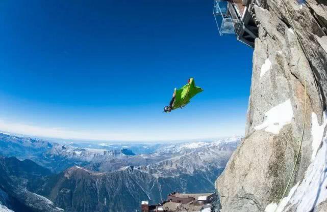 天门山女生翼装飞行事故:极限运动的生死一瞬