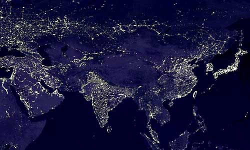 太空拍摄城市夜间亮度折射全球经济发展不平衡