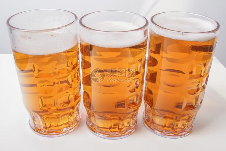 许多大杯德国啤酒