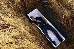 电影movie 国外电影动态   由东方天蝎参与制作的鬼片《棺》(the