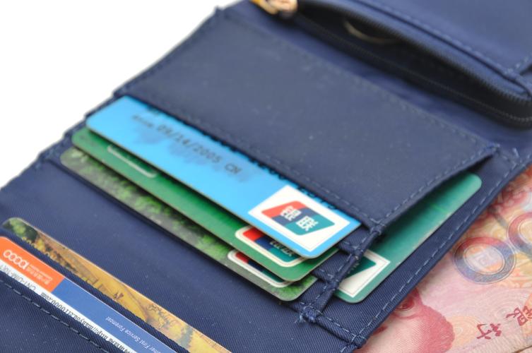 外贸出口品质 手感上佳 涤纶光面三折短款【bissu钱包