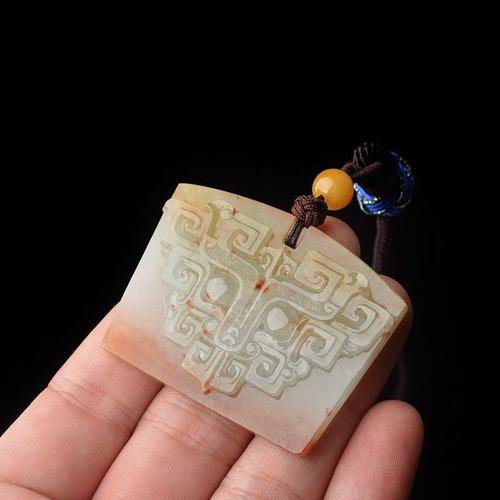 仿古饕餮护身牌莫卫国作品-玉雕界