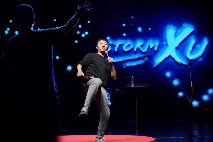 脱口秀福利宝藏单口喜剧演员徐风暴本周日来宁