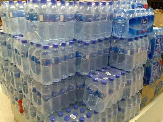 超市一箱康师傅矿泉水多少钱生产过程大曝光