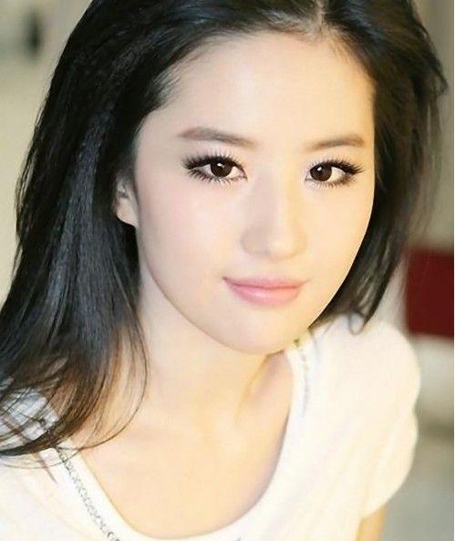 刘亦菲的吸金能力也不遑多让,身价早已经位列一线女