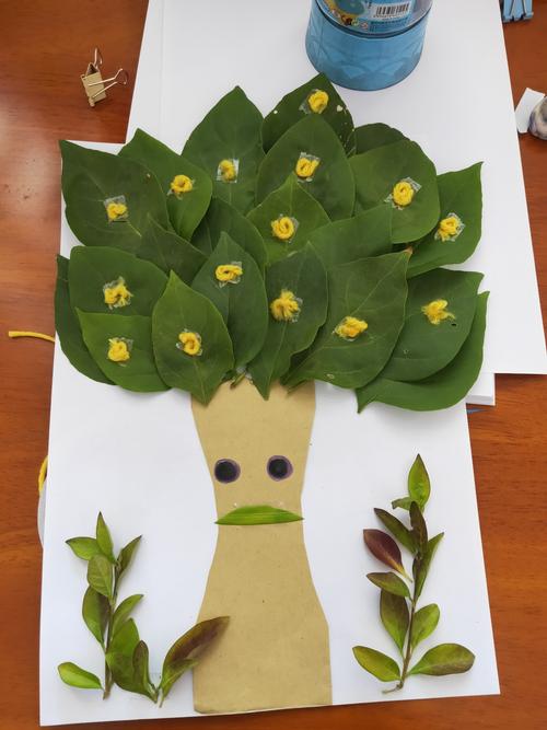 留住秋天 留住美好——龙北中心幼儿园亲子手工树叶粘贴画