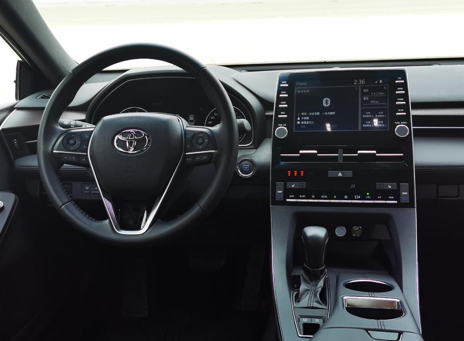 稳重而澎湃 试驾一汽丰田亚洲龙