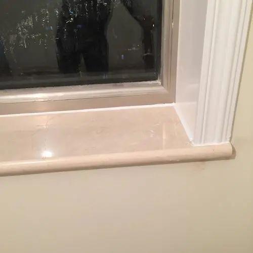 只做窗台板不装窗套可不行装上利大于弊现在我家想重装都难