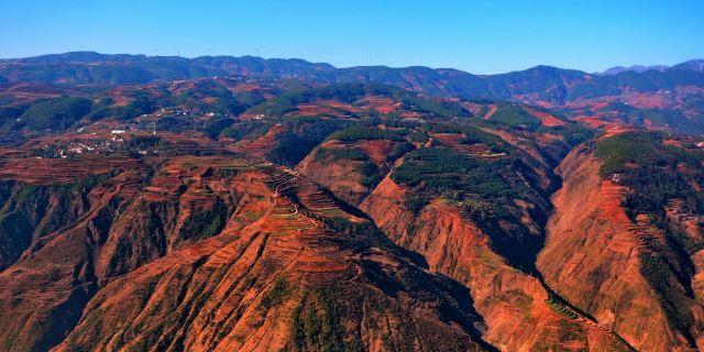 标签: 旅游景点 风景区  红土地风景区共多少人浏览:761836  电话