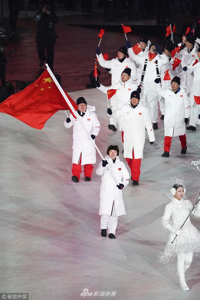 高清-冬奥会运动员入场仪式 中国军团亮相_高清图集