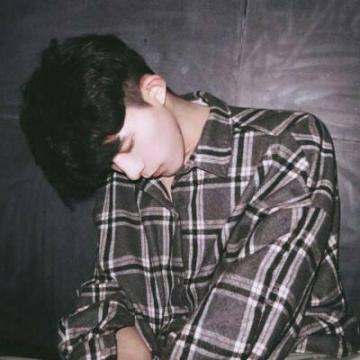 伤感颓废男生头像独一无二2019带痞味男生qq头像很酷很拽