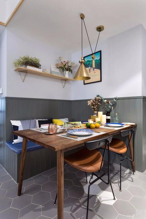 设计时代 经典案例 | 92㎡原木色混搭 大面积六角砖,大书柜,卡座