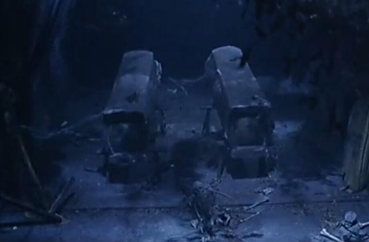 照样在里面洗澡洗衣服还有沐浴的,这没什么,主要你这图明显是电影